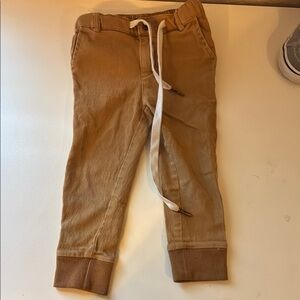 Tan Sweatpants with Tapered Leg and Versatile Style